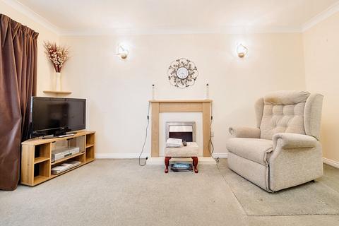 1 bedroom apartment for sale, Cunningham Close, Romford, RM6