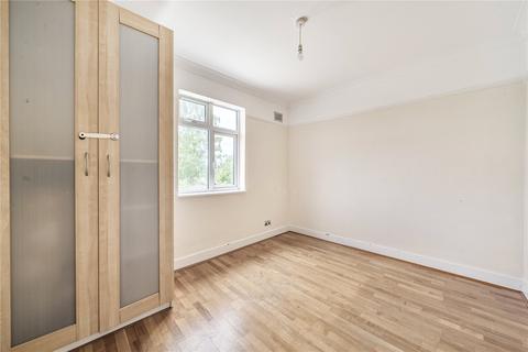 10 Raymead Way, Fetcham, Leatherhead, KT22 9LY