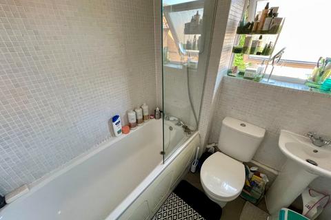 1 bedroom apartment for sale, Elizabeth Court, Chapel Street, Luton, Bedfordshire, LU1 5SA