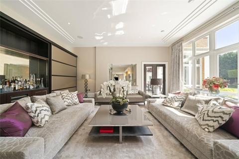 Le Chene, 12 Eaton Park, Cobham, KT11 2JE