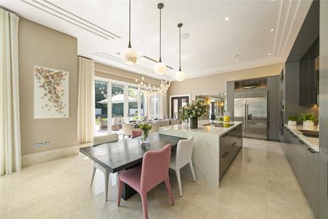 Le Chene, 12 Eaton Park, Cobham, KT11 2JE