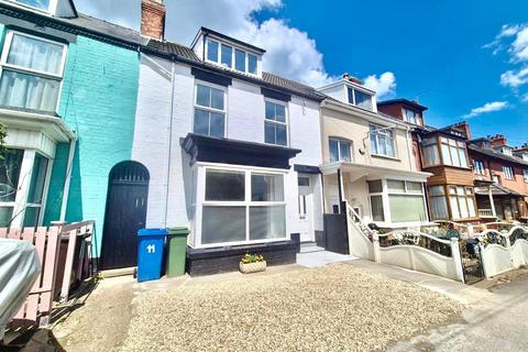 11 Cliff Terrace, Hornsea, HU18 1JA