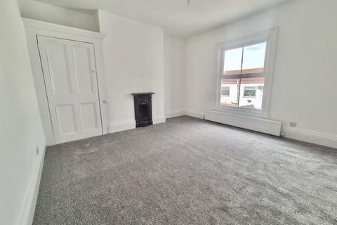 11 Cliff Terrace, Hornsea, HU18 1JA