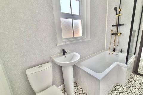 11 Cliff Terrace, Hornsea, HU18 1JA