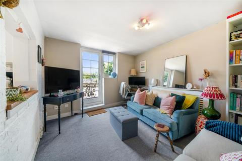 2 bedroom flat for sale, Commondale, Putney