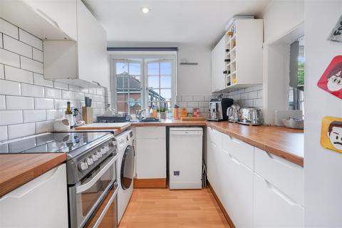 2 bedroom flat for sale, Commondale, Putney