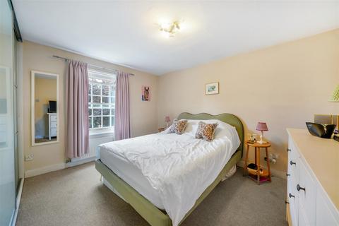 2 bedroom flat for sale, Commondale, Putney
