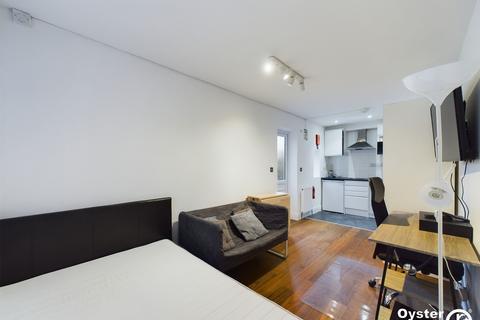 undefined, Betstyle Road, London, N11