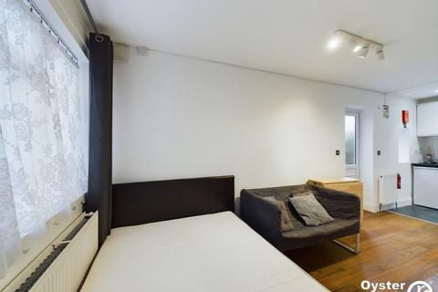 undefined, Betstyle Road, London, N11