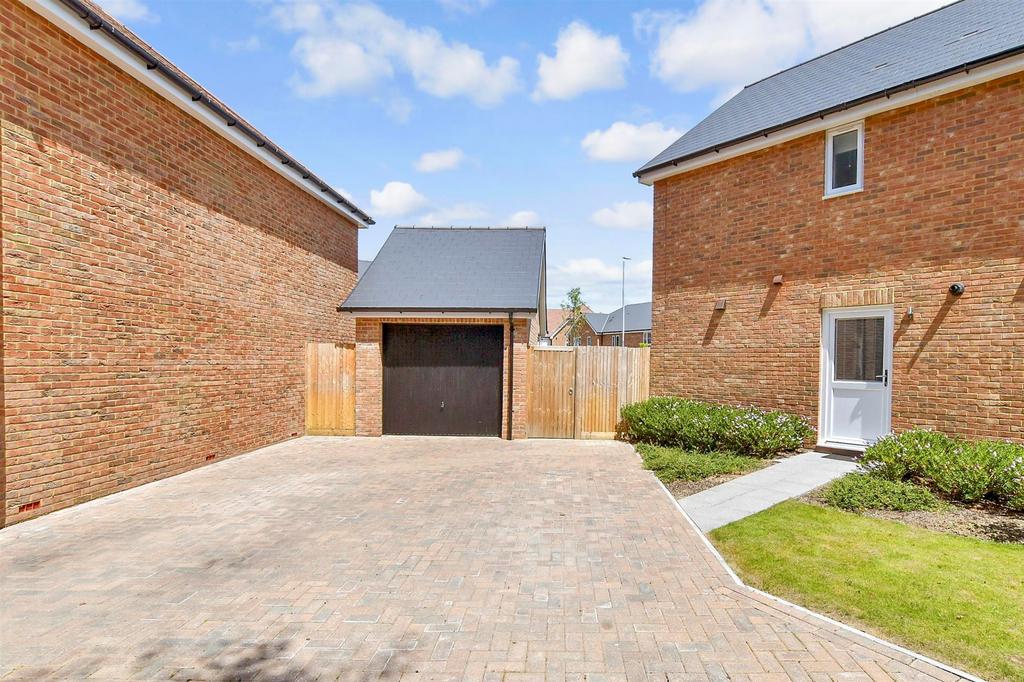 Driveway/Parking