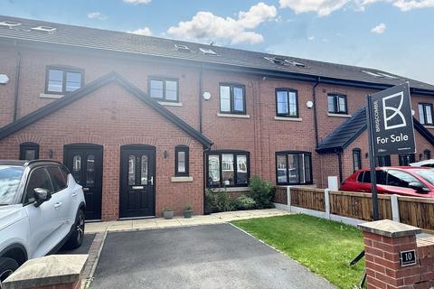 4 bedroom terraced house for sale, Hurstfield Road, Manchester M28