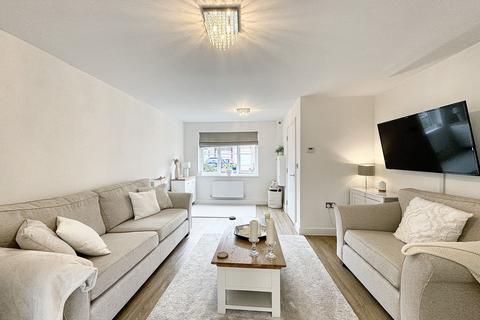 4 bedroom terraced house for sale, Hurstfield Road, Manchester M28