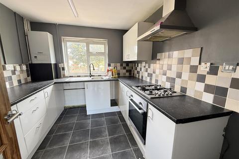 undefined, Manor Crescent, Burton-On-Trent DE15
