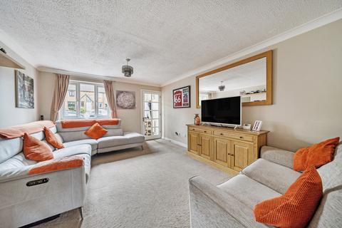 32 Darby Vale, Warfield, Bracknell, RG42 2PQ