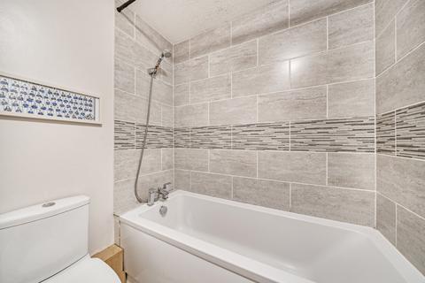 32 Darby Vale, Warfield, Bracknell, RG42 2PQ