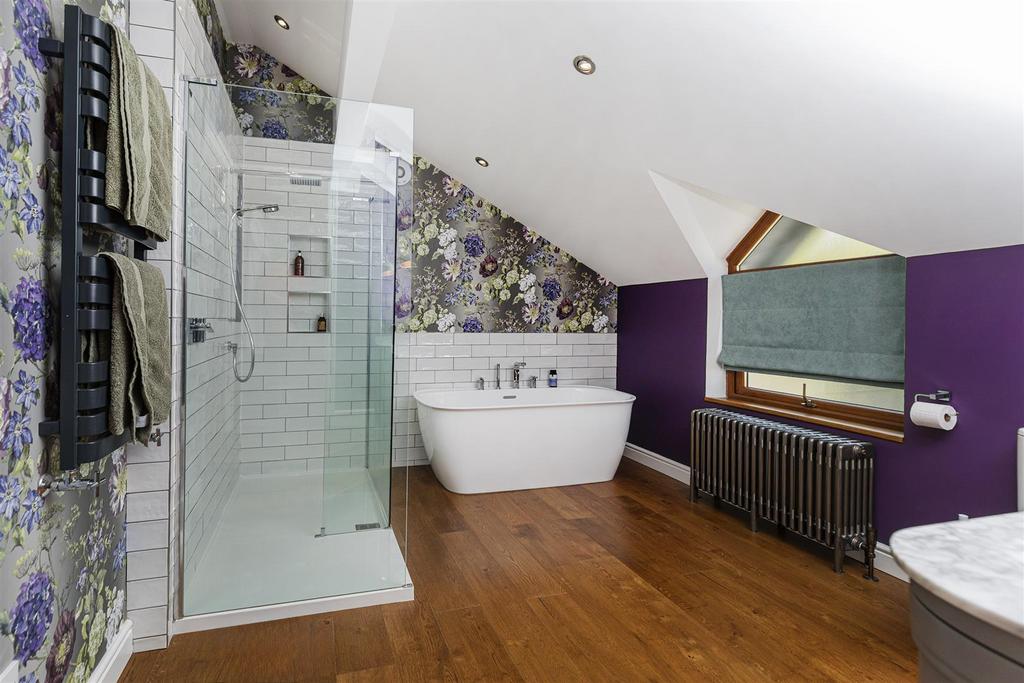 En Suite Bathroom
