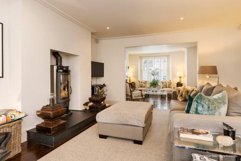 undefined, Westgate, Cowbridge, Vale of Glamorgan, CF71 7AR