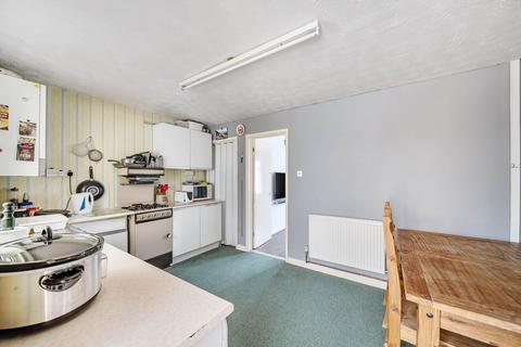 18 The Chesters, Westlea, Swindon, SN5 7DB