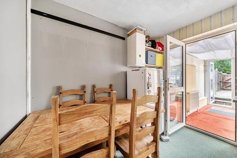 18 The Chesters, Westlea, Swindon, SN5 7DB