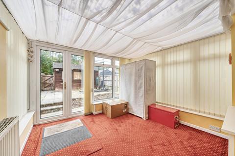 18 The Chesters, Westlea, Swindon, SN5 7DB