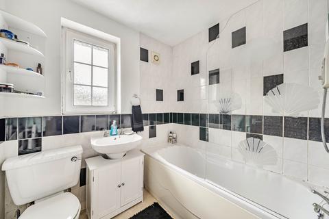18 The Chesters, Westlea, Swindon, SN5 7DB