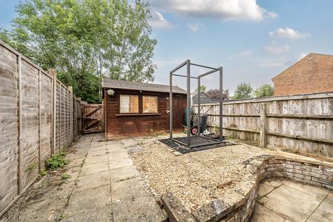 18 The Chesters, Westlea, Swindon, SN5 7DB