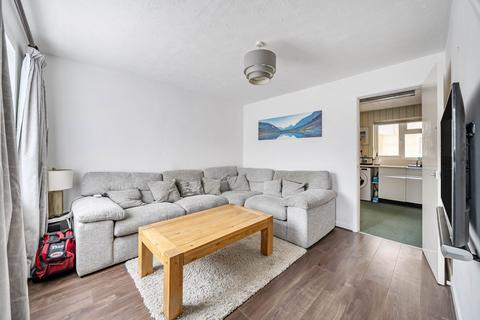 18 The Chesters, Westlea, Swindon, SN5 7DB
