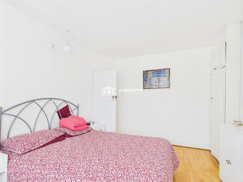CAM03827 G0-PR0049-STILL015.jpg