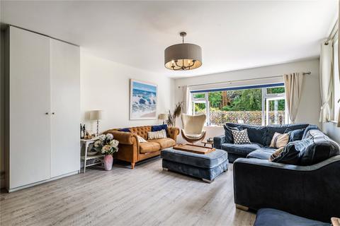 9 Benellen Gardens, Bournemouth, BH4 9LW
