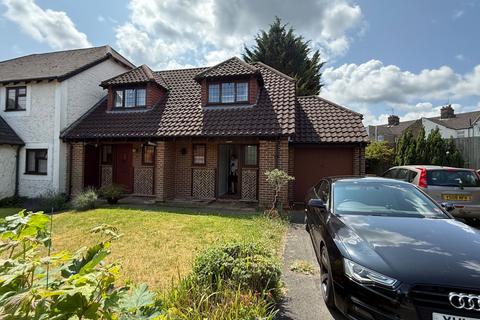 4 Low Meadow, Halling, Rochester, ME2 1LX