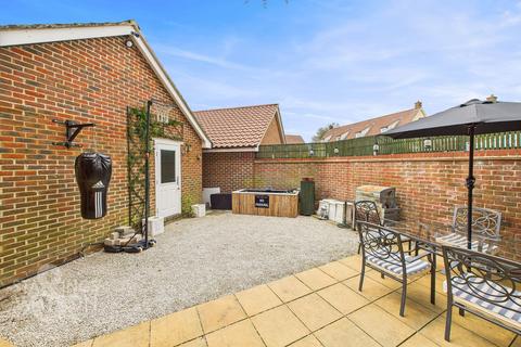 4 bedroom detached house for sale, Lavender Road, Wymondham, Norwich