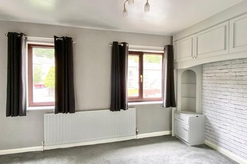 3 Trinity Grove, Brighouse, HD6 4BG