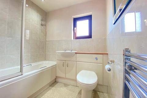 3 Trinity Grove, Brighouse, HD6 4BG