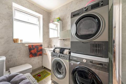18 Vicarage Lane, East Ham, London, E6 6AB