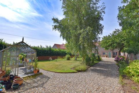 10 Bears Road, Paston, North Walsham, NR28 9TH