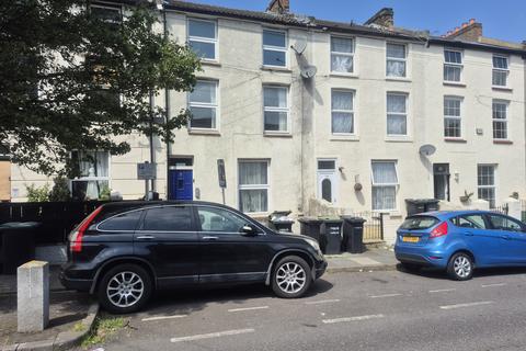 1 bedroom flat for sale, Flat 3, 133 Wellington Street, Gravesend, Kent DA12 1JE