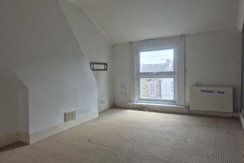 1 bedroom flat for sale, Flat 3, 133 Wellington Street, Gravesend, Kent DA12 1JE