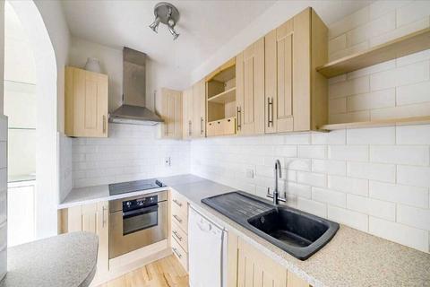 9 Vineys Yard, Bruton, BA10 0EU