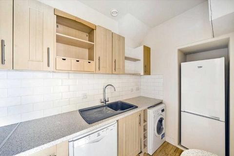 9 Vineys Yard, Bruton, BA10 0EU