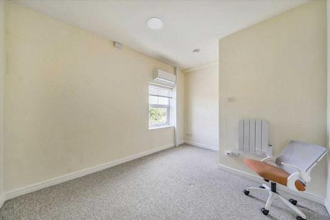 9 Vineys Yard, Bruton, BA10 0EU
