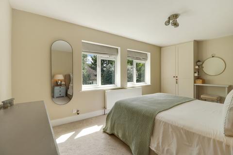 36 South Terrace, Surbiton, KT6 6HU