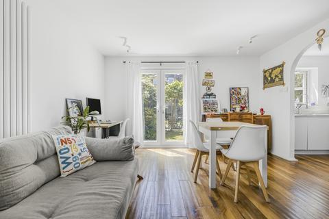 78 Cornwallis Square, London, N19 4LZ