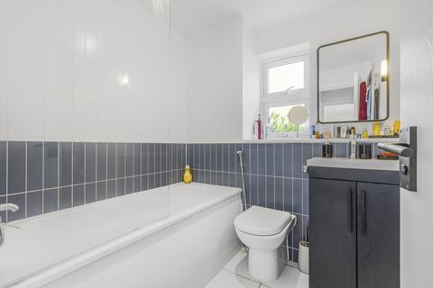 78 Cornwallis Square, London, N19 4LZ