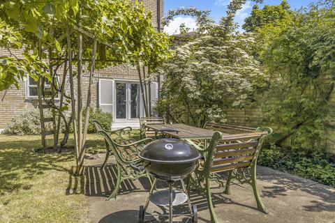 78 Cornwallis Square, London, N19 4LZ