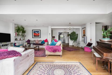 5 bedroom detached house for sale, Moffats Lane, Brookmans Park, AL9