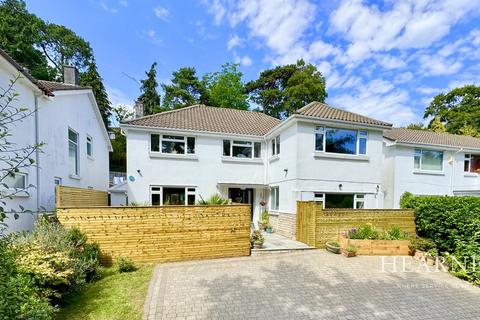 9 Benellen Gardens, Bournemouth, BH4 9LW