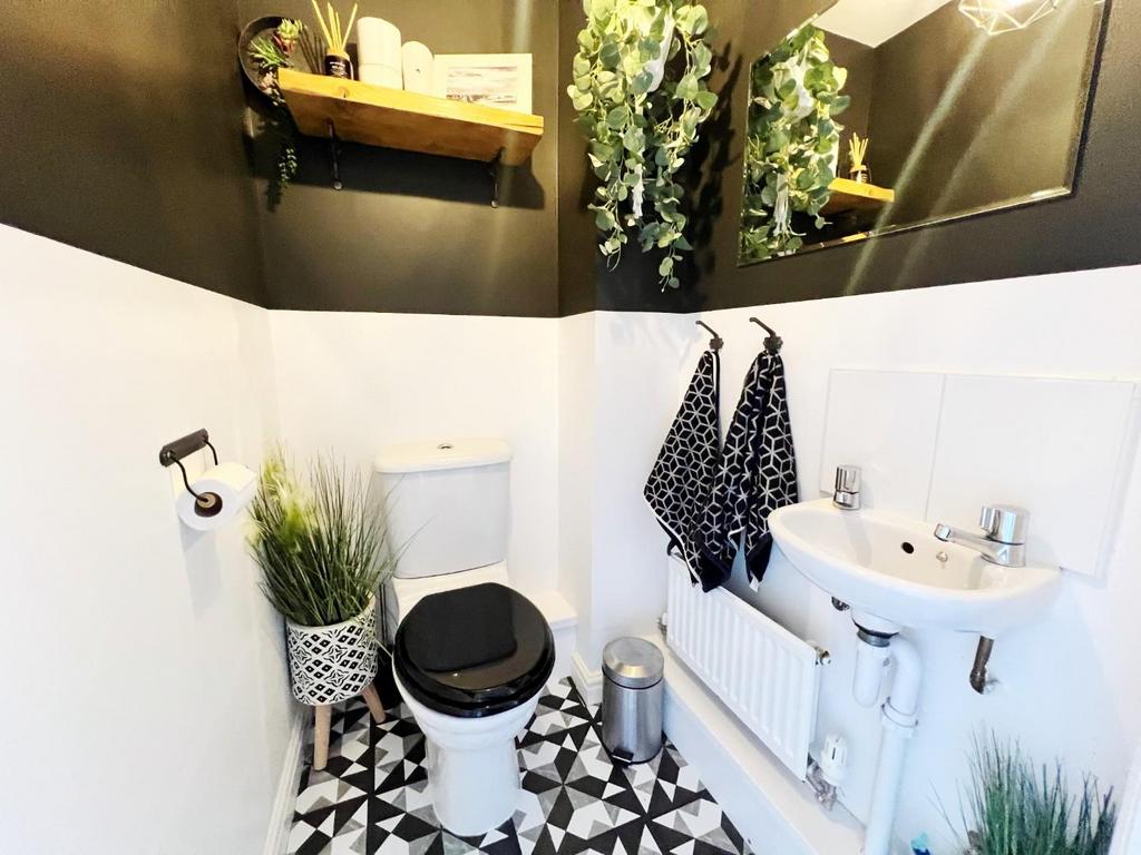 Cloakroom/WC