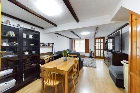 2 bedroom cottage for sale, The Cottage, Ealing Road, Northolt, UB5 6AD