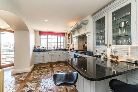 3 bedroom flat to rent, Shad Thames, London