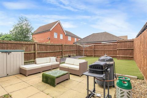 3 bedroom end of terrace house for sale, Spearmint Way, Red Lodge IP28